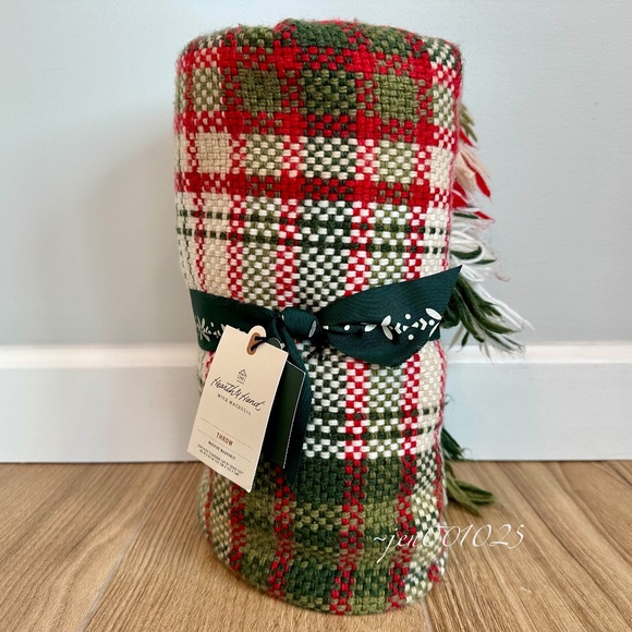 Hearth & Hand Magnolia Chunky Christmas Plaid Woven Throw Blanket - Picture 7 of 12